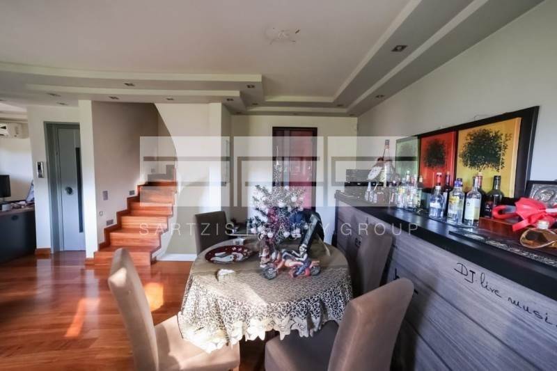 (For Sale) Residential Maisonette || Athens North/Nea Erithraia - 220 Sq.m, 3 Bedrooms, 450.000€ 