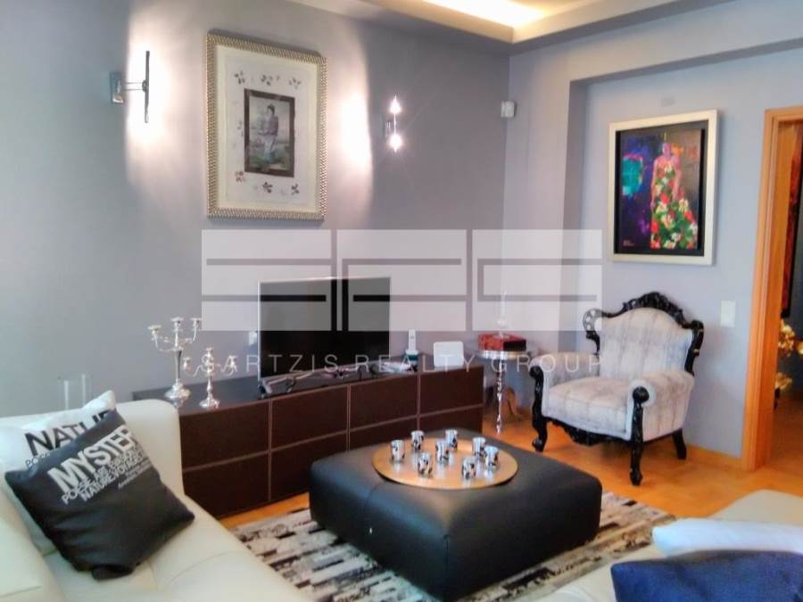 (For Sale) Residential Apartment || Athens Center/Athens - 120 Sq.m, 1 Bedrooms, 750.000€ 