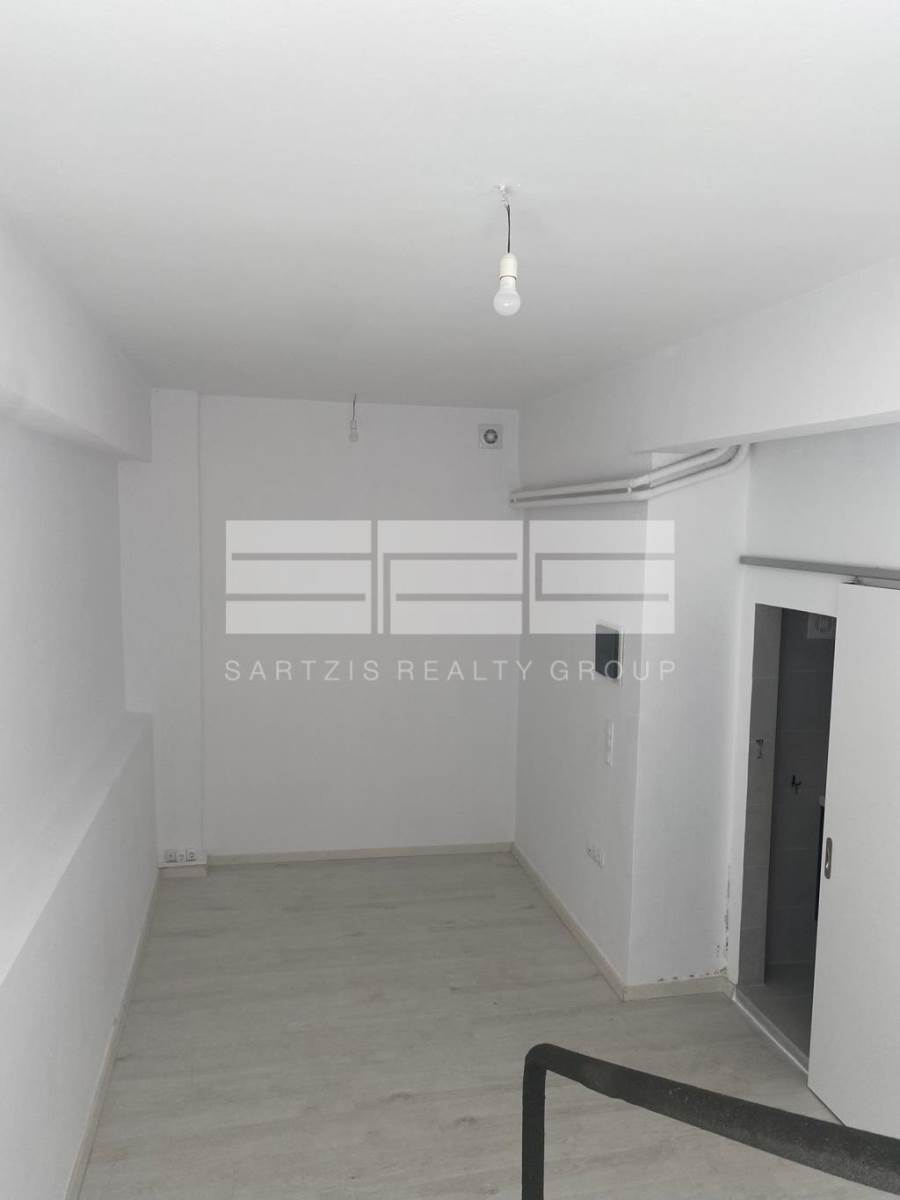 (For Rent) Commercial || Piraias/Piraeus - 30 Sq.m, 450€ 