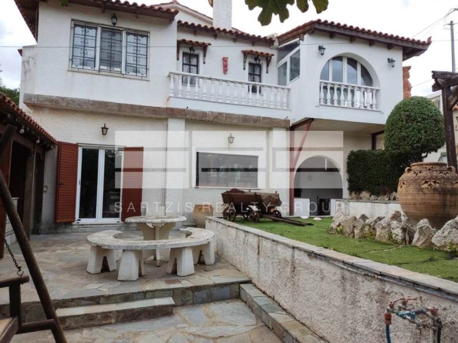 (For Sale) Residential Villa || East Attica/Spata - 700 Sq.m, 2 Bedrooms, 310.000€ 