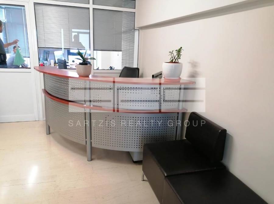 (For Rent) Commercial Office || Piraias/Piraeus - 90 Sq.m, 550€ 