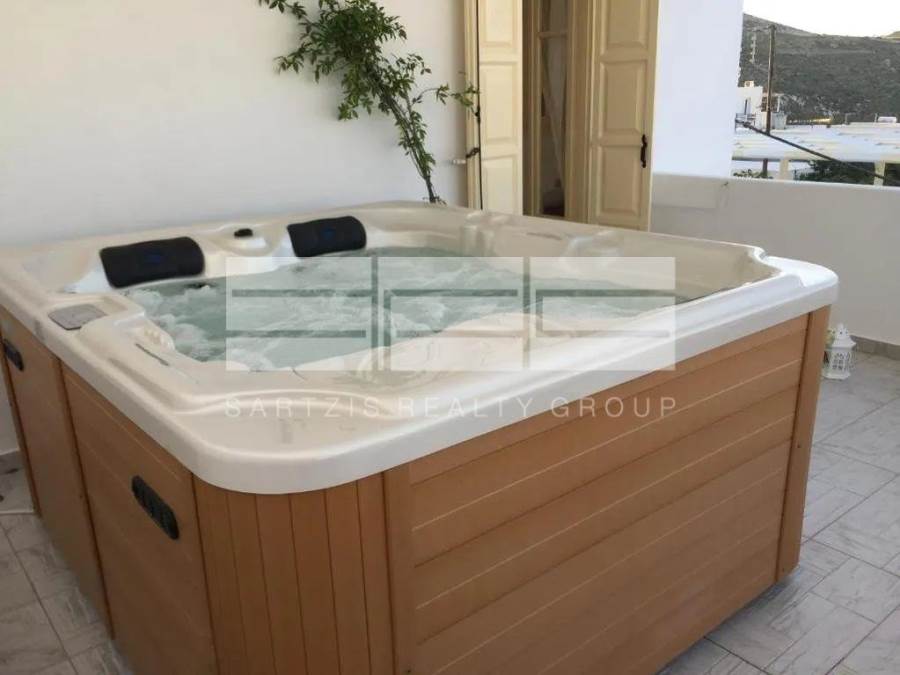(Προς Πώληση) Επαγγελματικός Χώρος Ξενοδοχείο || Κυκλάδες/Μήλος - 500 τ.μ, 2.000.000€ 