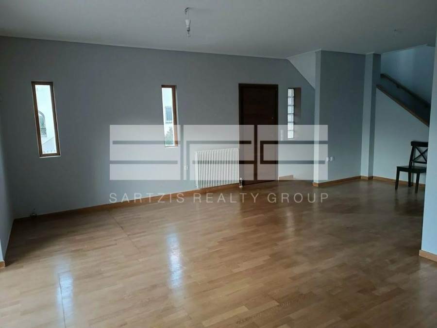 (For Sale) Residential Maisonette || Athens North/Nea Erithraia - 190 Sq.m, 4 Bedrooms, 480.000€ 
