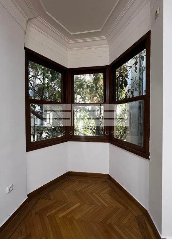 (Προς Ενοικίαση) Επαγγελματικός Χώρος Γραφείο || Αθήνα Κέντρο/Αθήνα - 140 τ.μ, 2.200€ 