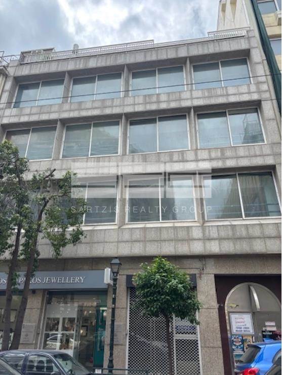 (For Sale) Residential Building || Piraias/Piraeus - 1.706 Sq.m, 3.500.000€ 