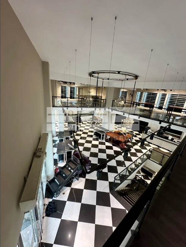 (Προς Ενοικίαση) Επαγγελματικός Χώρος Κατάστημα || Αθήνα Νότια/Ελληνικό - 550 τ.μ, 15.000€ 