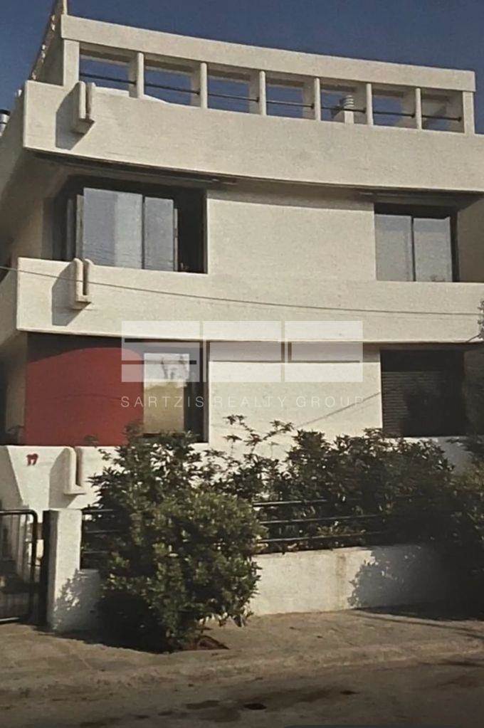 (Προς Πώληση) Επαγγελματικός Χώρος Κτίριο || Αθήνα Βόρεια/Μαρούσι - 330 τ.μ, 4.500€ 