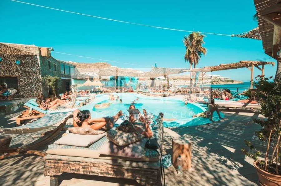 (Προς Ενοικίαση) Επαγγελματικός Χώρος Κατάστημα || Κυκλάδες/Μύκονος - 2.000 τ.μ, 42.000€ 